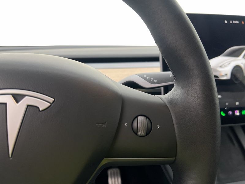 Tesla Model Y bild 15
