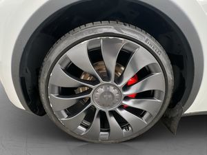 Tesla Model Y bild 33