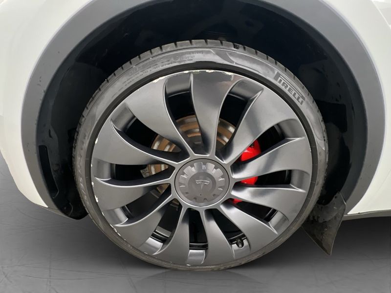 Tesla Model Y bild 33