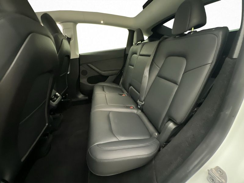 Tesla Model Y bild 29