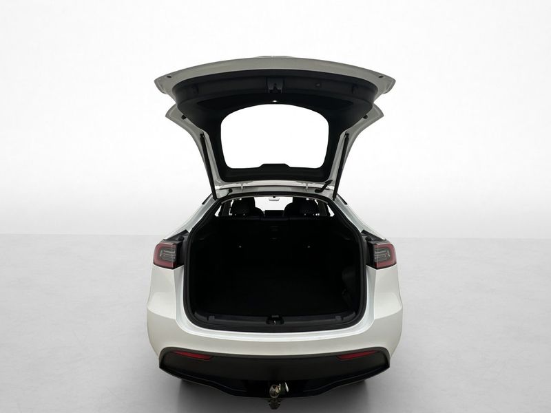 Tesla Model Y bild 31