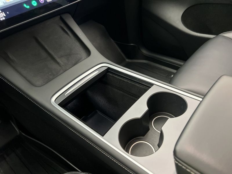 Tesla Model Y bild 19