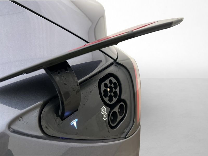 Tesla Model Y bild 28