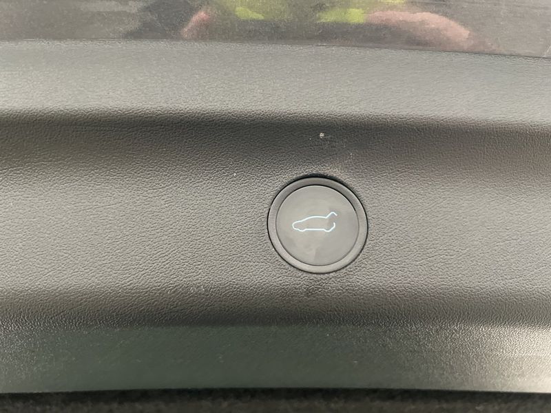 Tesla Model Y bild 29