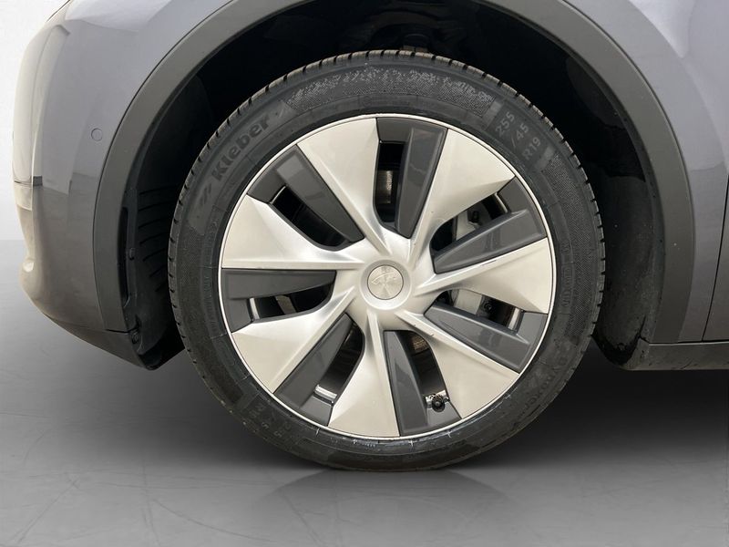 Tesla Model Y bild 33