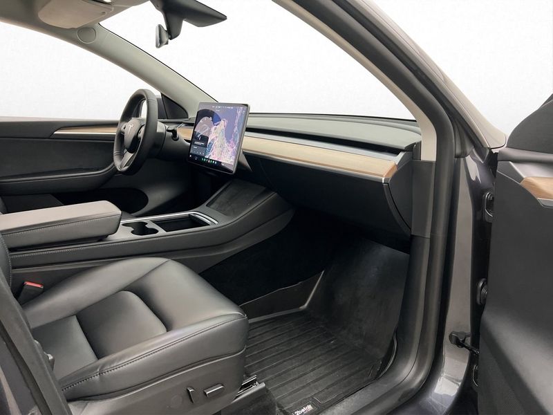 Tesla Model Y bild 23