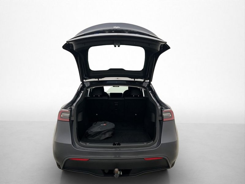 Tesla Model Y bild 35