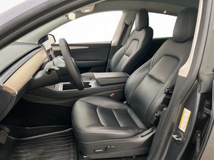 Tesla Model Y bild 11
