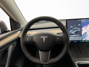 Tesla Model Y bild 12
