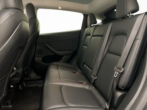 Tesla Model Y bild 25