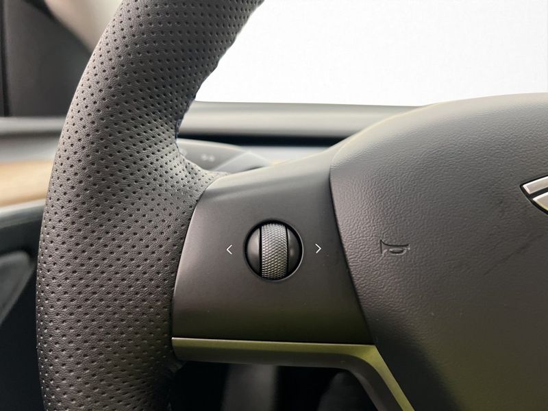 Tesla Model Y bild 22