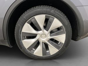 Tesla Model Y bild 34