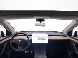 Tesla Model Y bild 25
