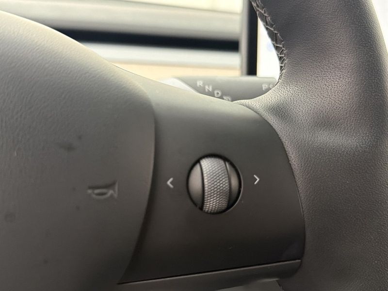 Tesla Model Y bild 15