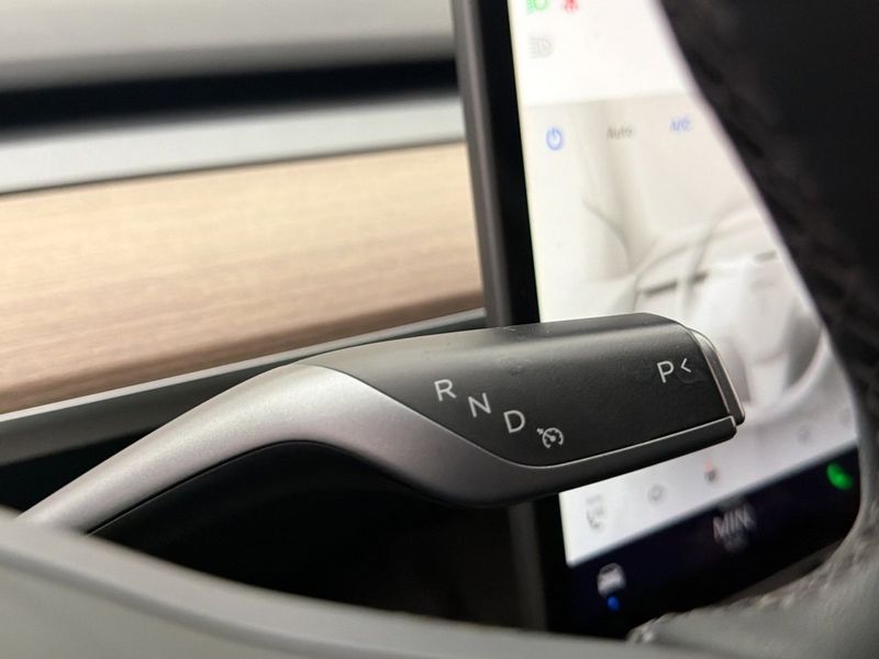 Tesla Model Y bild 16