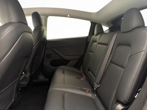 Tesla Model Y bild 28