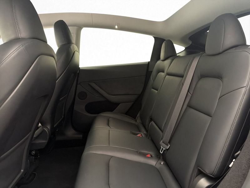 Tesla Model Y bild 28