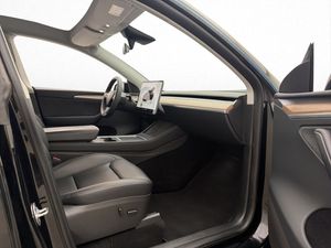 Tesla Model Y bild 27