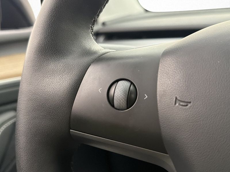 Tesla Model Y bild 14