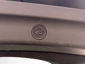 Tesla Model Y bild 30