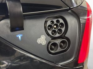 Tesla Model Y bild 31
