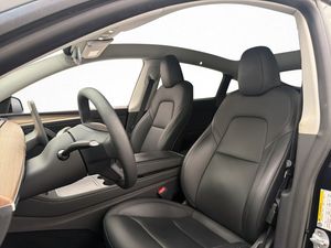 Tesla Model Y bild 12