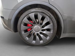 Tesla Model Y bild 32