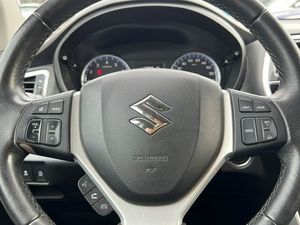 Suzuki S-CROSS bild 5