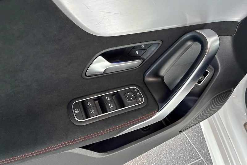 Mercedes CLA250 bild 15