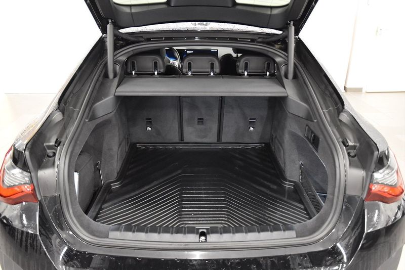 BMW i4 bild 23