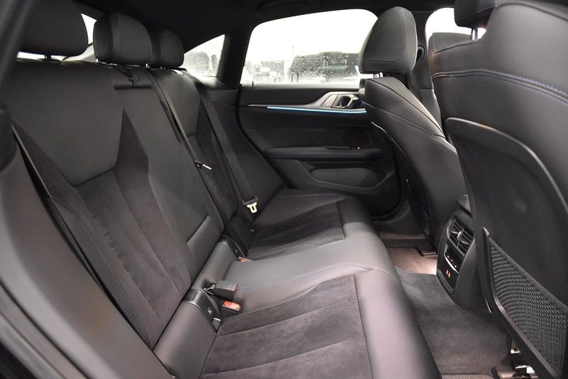 BMW i4 bild 14