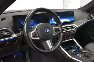 BMW i4 bild 8