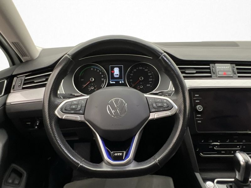 Volkswagen Passat bild 11