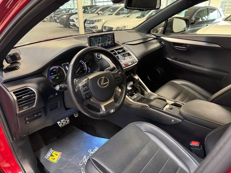 Lexus NX bild 15
