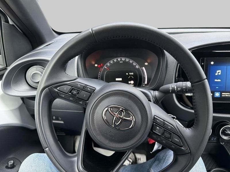 Toyota Aygo X bild 9