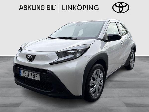 Toyota Aygo X 1.0 VVT-i Play Manuell, Kamera, Moms - 2025