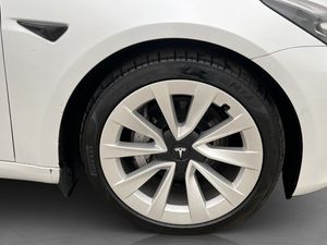 Tesla Model 3 bild 11