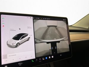 Tesla Model 3 bild 25