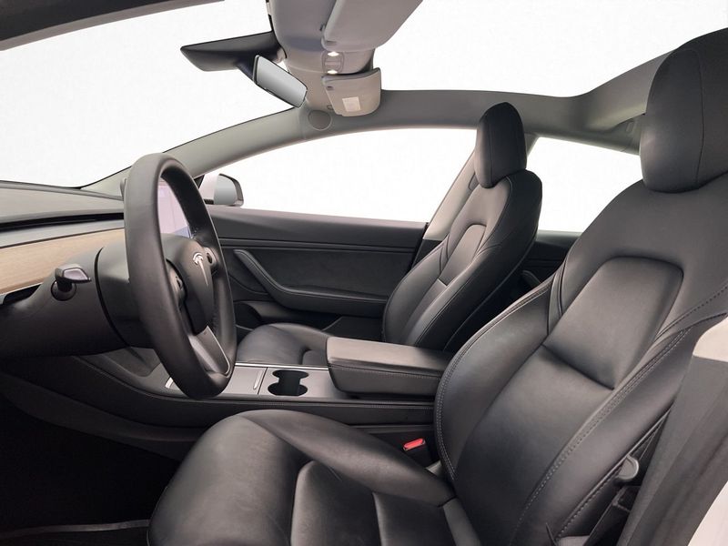 Tesla Model 3 bild 12