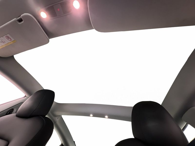 Tesla Model 3 bild 14