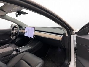 Tesla Model 3 bild 18