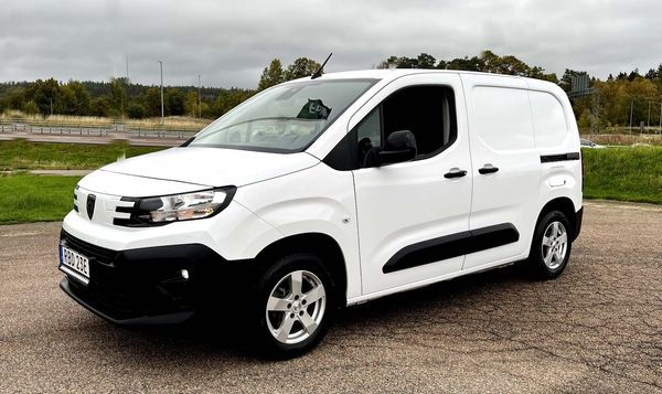 Peugeot Partner 1,5 HDi 100Hk Värmare/Drag/Backkamera/Rattvärme - 2024
