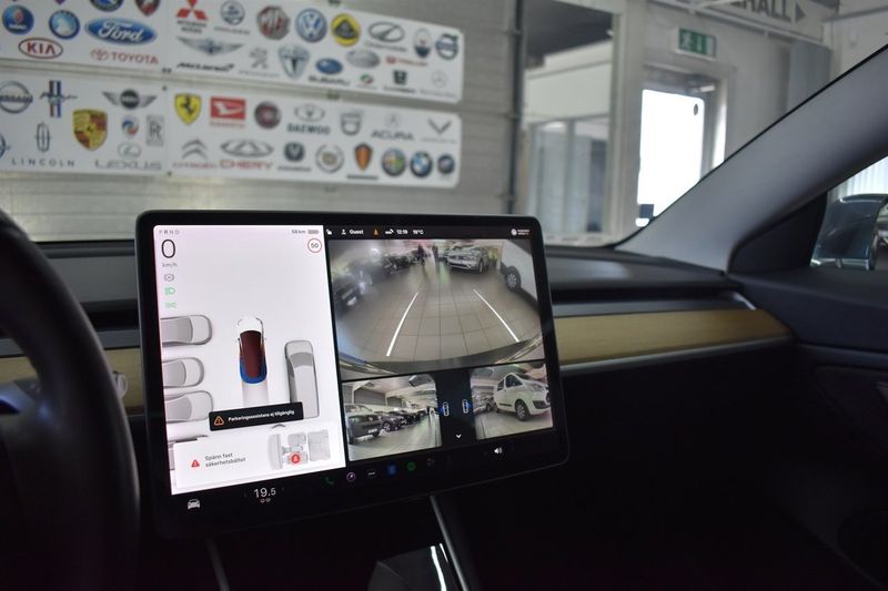 Tesla Model 3 bild 11
