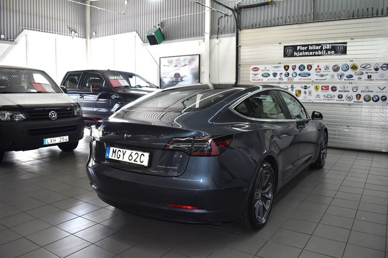 Tesla Model 3 bild 3