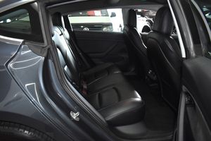 Tesla Model 3 bild 8
