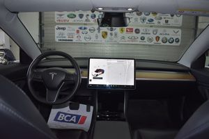 Tesla Model 3 bild 9