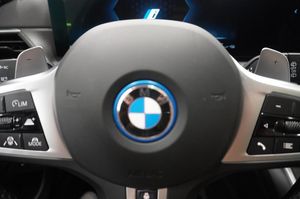 BMW 330 bild 17
