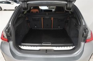 BMW 330 bild 19