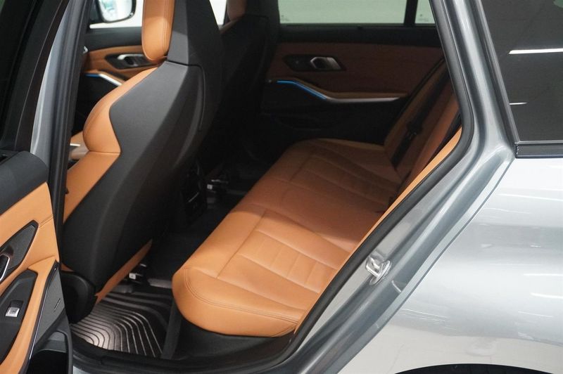 BMW 330 bild 9