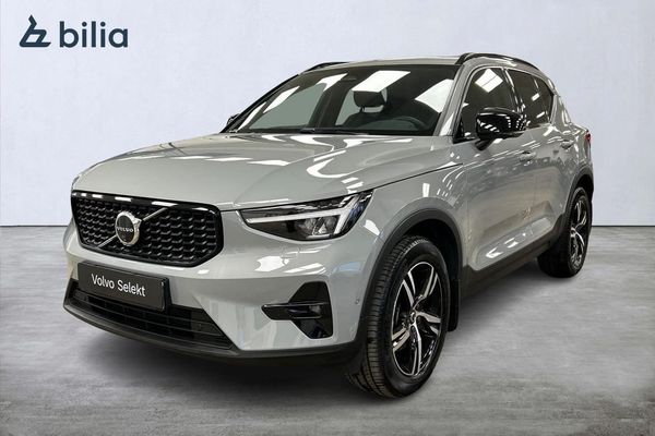 Volvo XC40 B3 FWD Bensin Plus Dark / Drag / 360 kamera - 2025